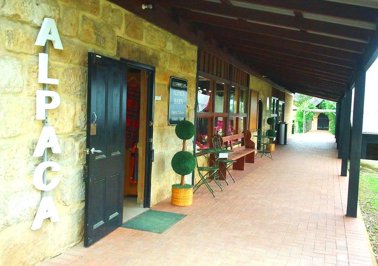 An Ideal Wine Country Getaway Villa เซสส์น็อก ภายนอก รูปภาพ